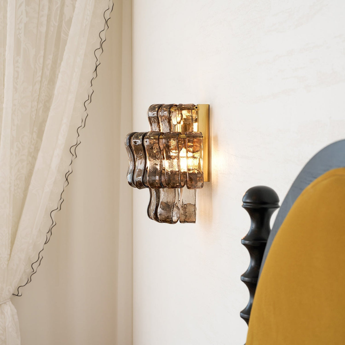 Aveniira Wall Lamp