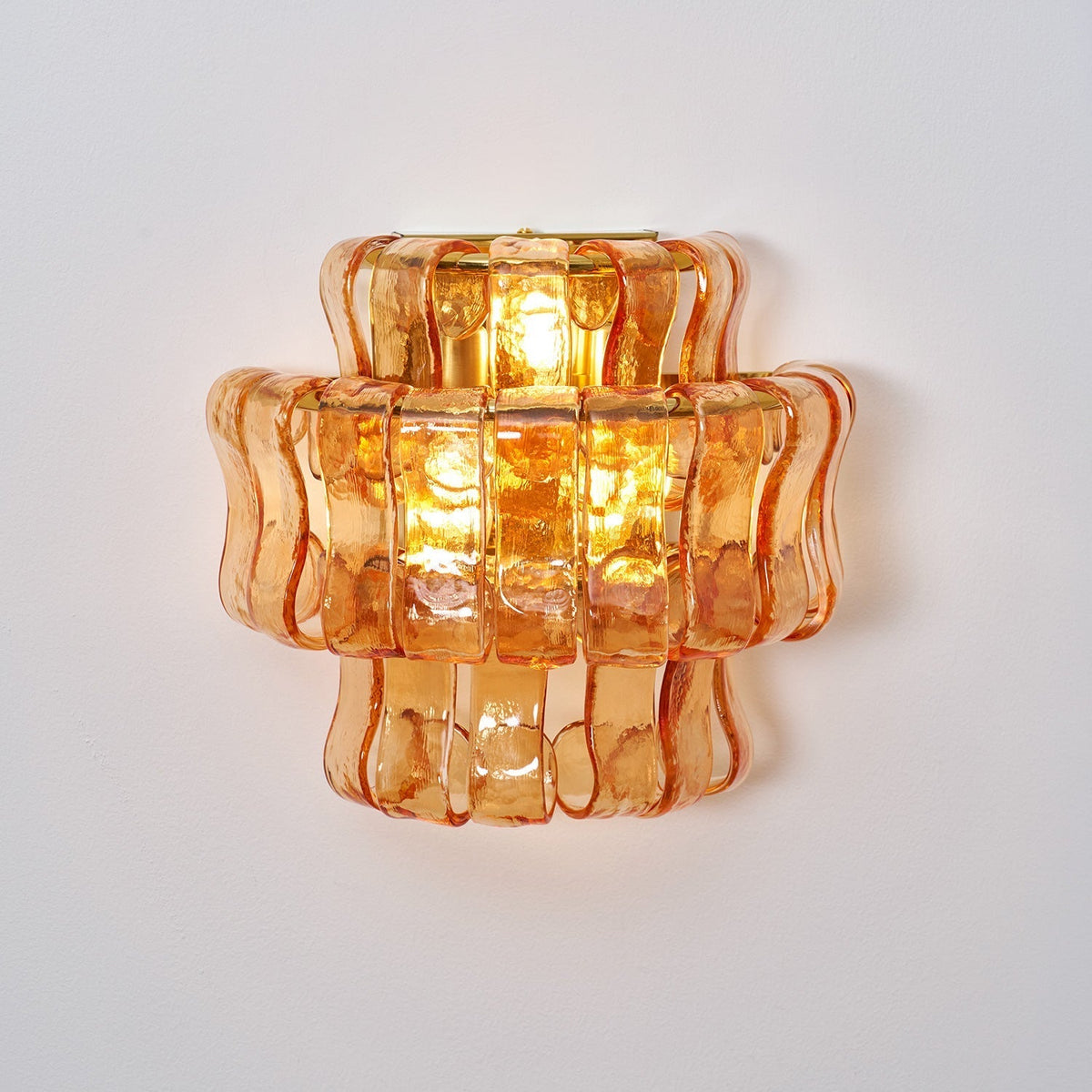 Aveniira Wall Lamp