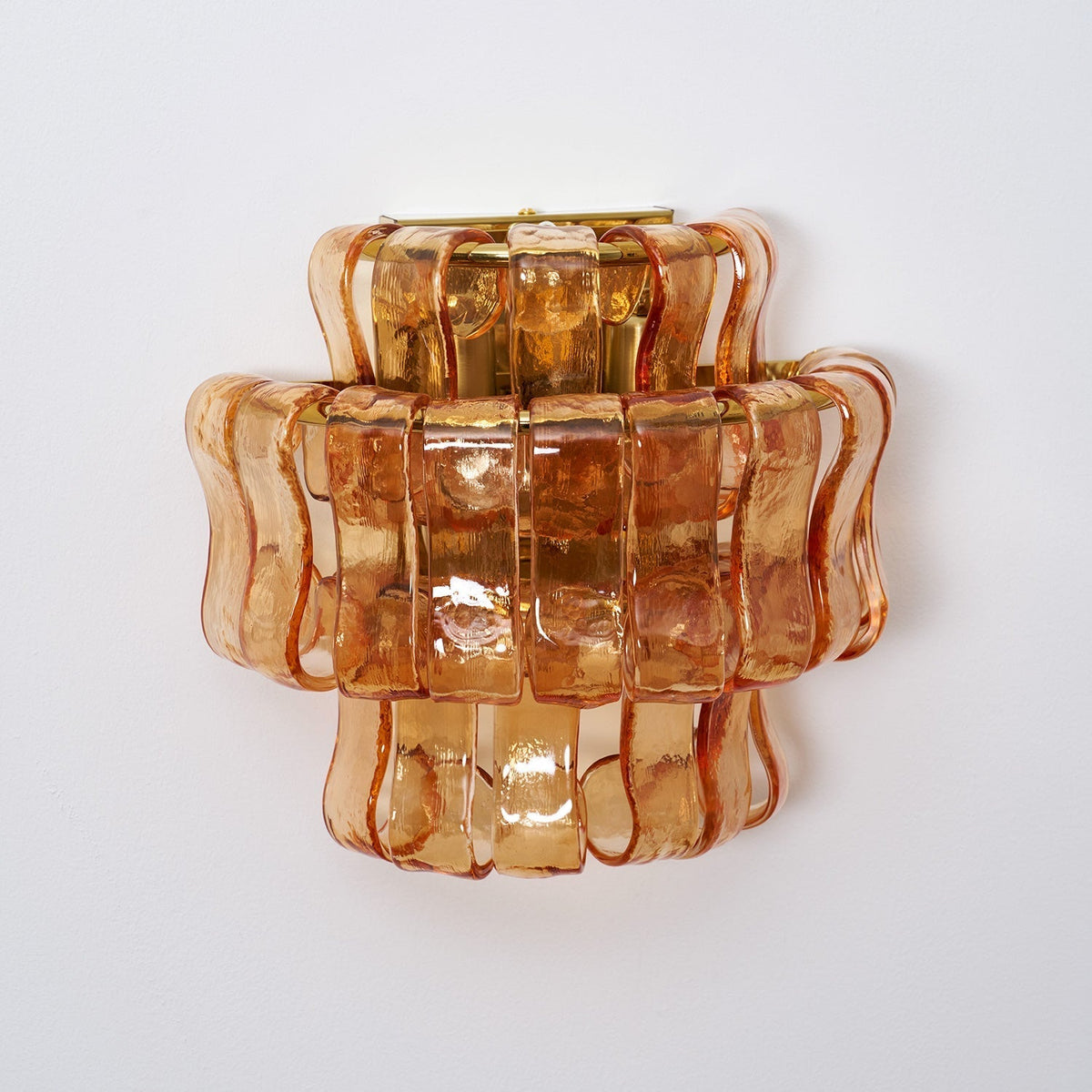Aveniira Wall Lamp