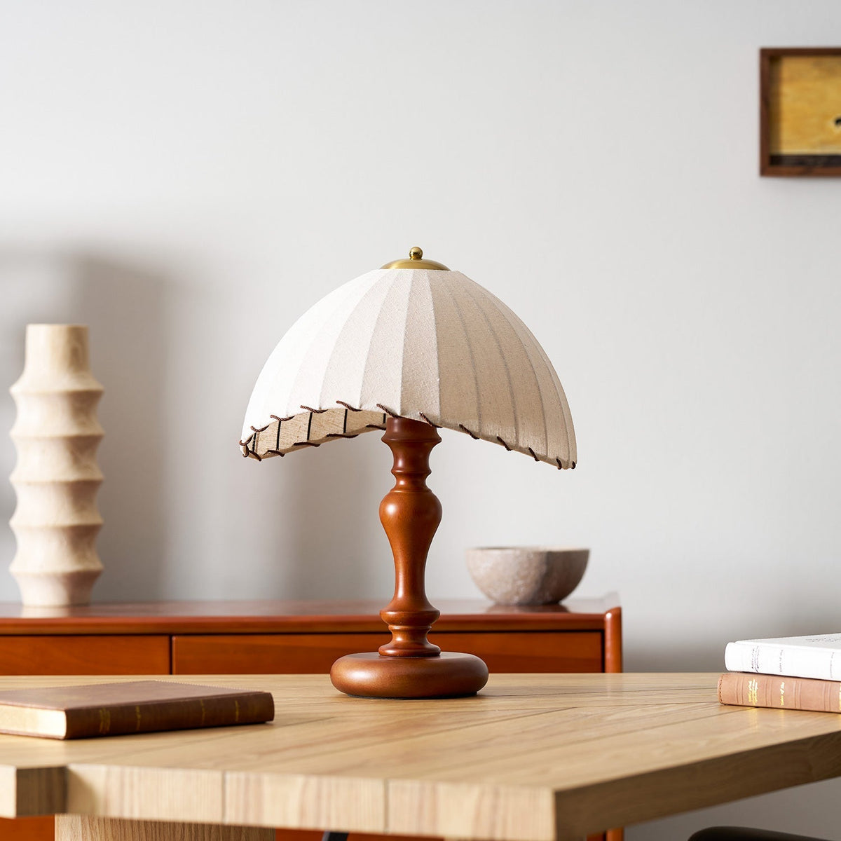 Sorerelle Table Lamp