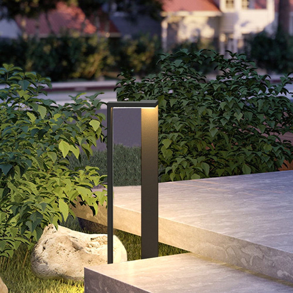 Wuruved Minimalist Metal Right-angle Shaped Outdoor Path Light, Black