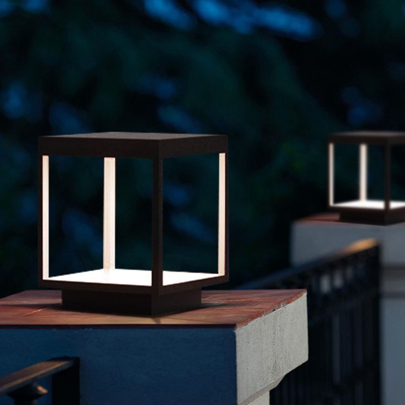 Zogoruk Modern Rectangular Metal LED Outdoor Light Post