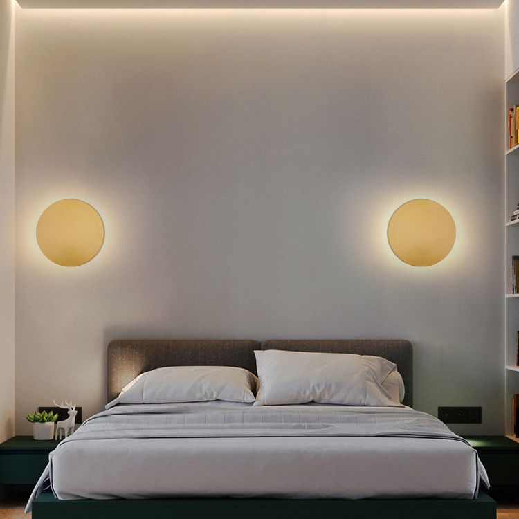 Wibupes Minimalist Round Wall Mounted Lamp, Metal, Bedside/Living Room