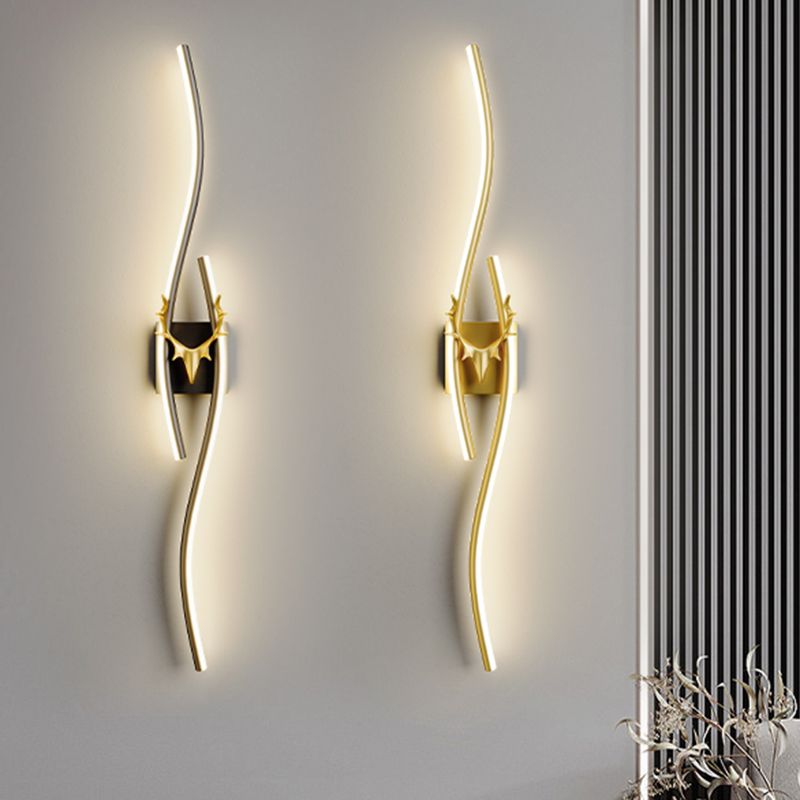 Zedulum Modern Linear Metal Vanity LED Wall Lamp, Black/Gold
