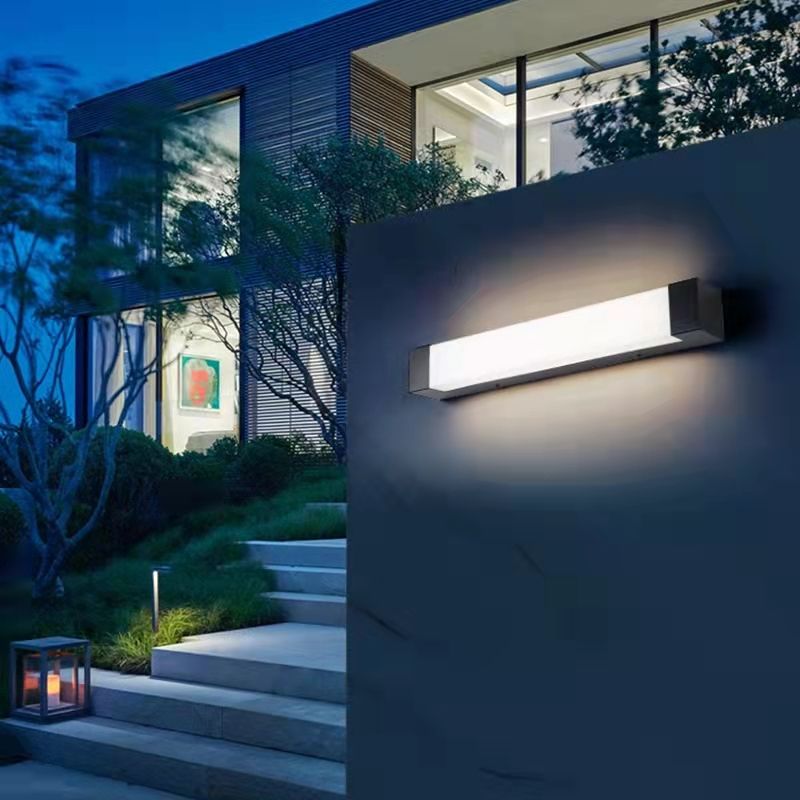 Vutilak Minimalist Linear Metal Outdoor Wall Lamp, Black