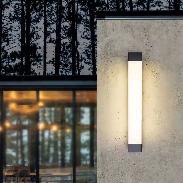 Vutilak Minimalist Linear Metal Outdoor Wall Lamp, Black