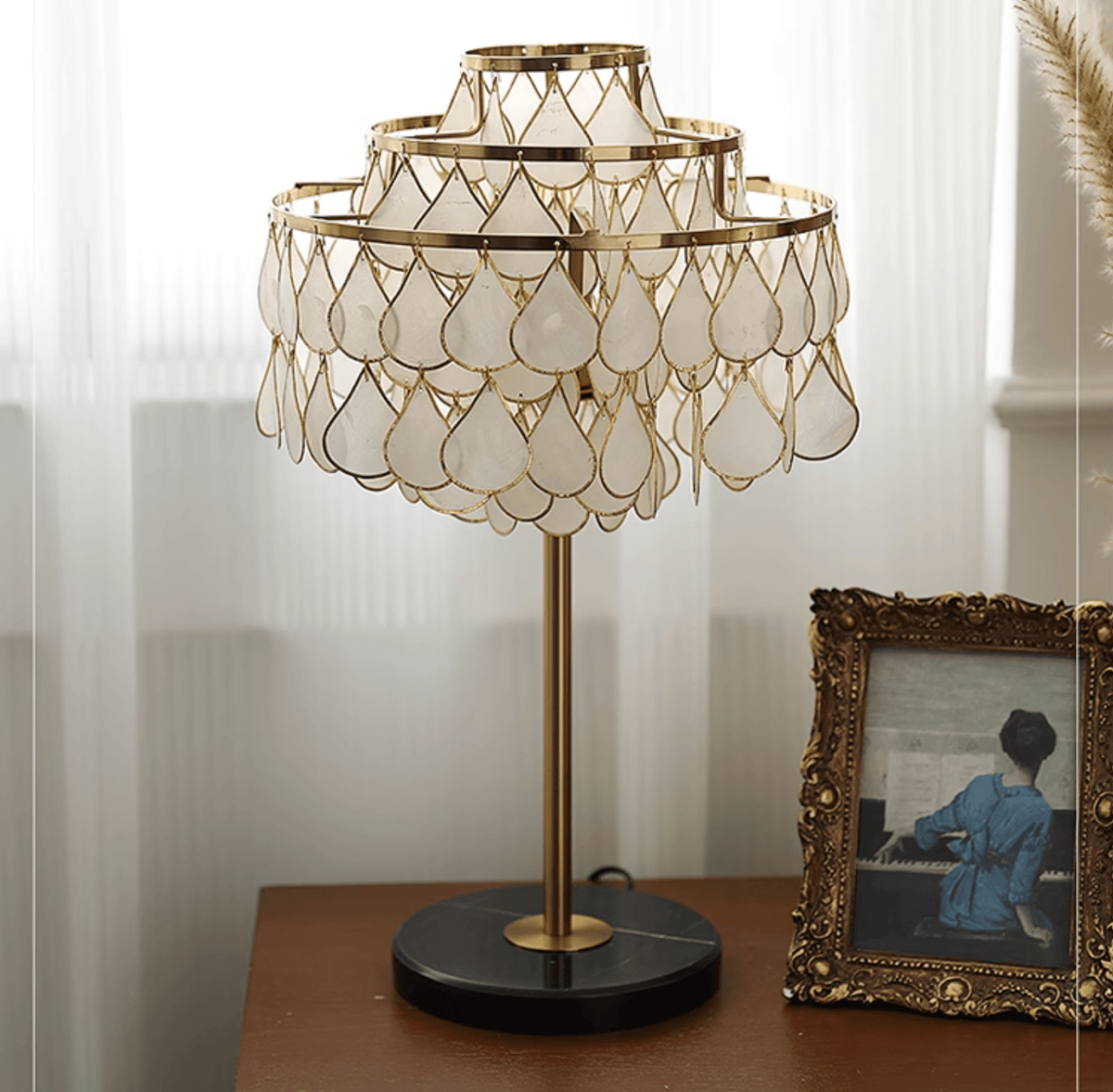 Jacob Luxury  Teardrops  Shell Table Lamp