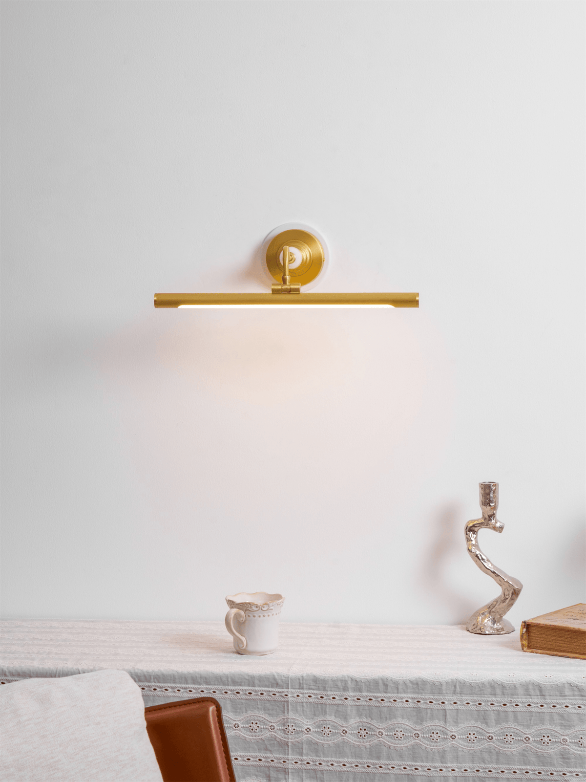 Viraarina Elegance Art Linear Wall Light