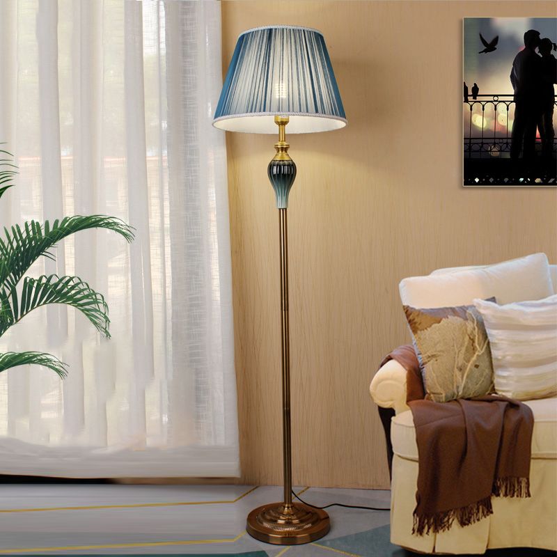 Wagomul Antique Floor Lamp, Multi Colors, Metal/Fabric, Bedroom