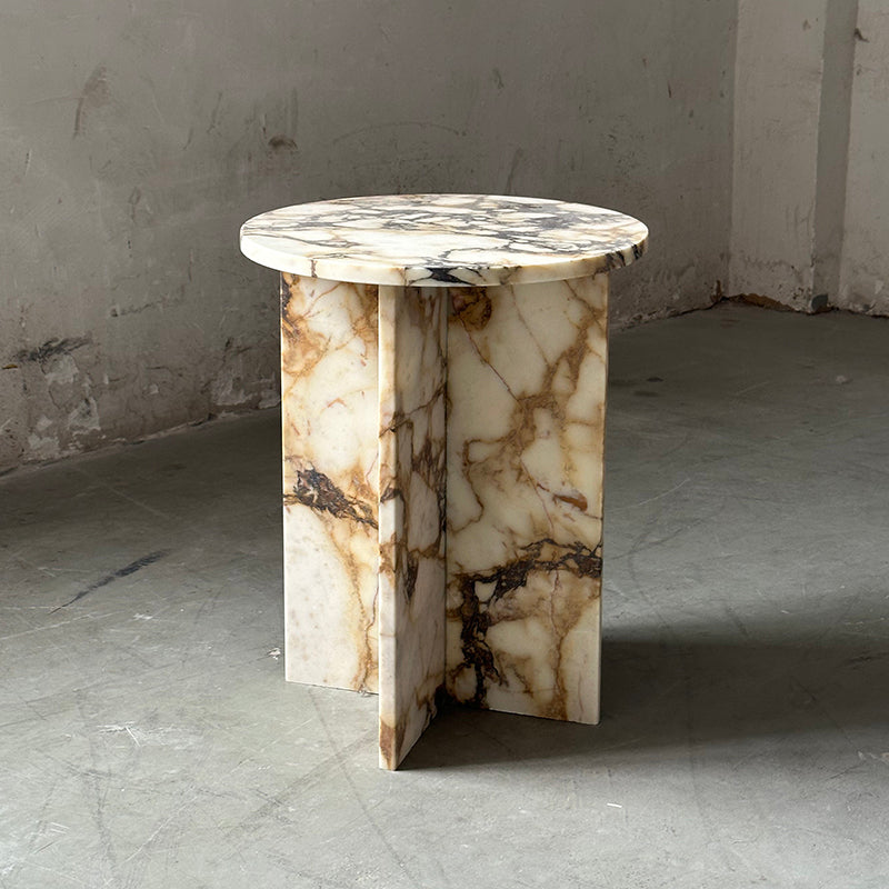 Seleneria Marble Side Table Accessories