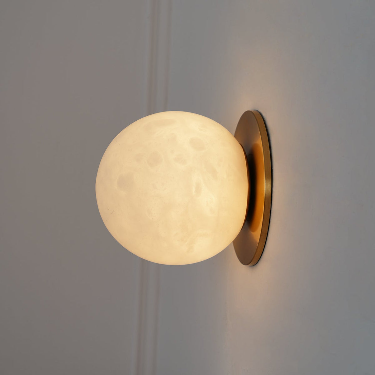 Jadugen Alabaster Mini Orb Wall Lamp