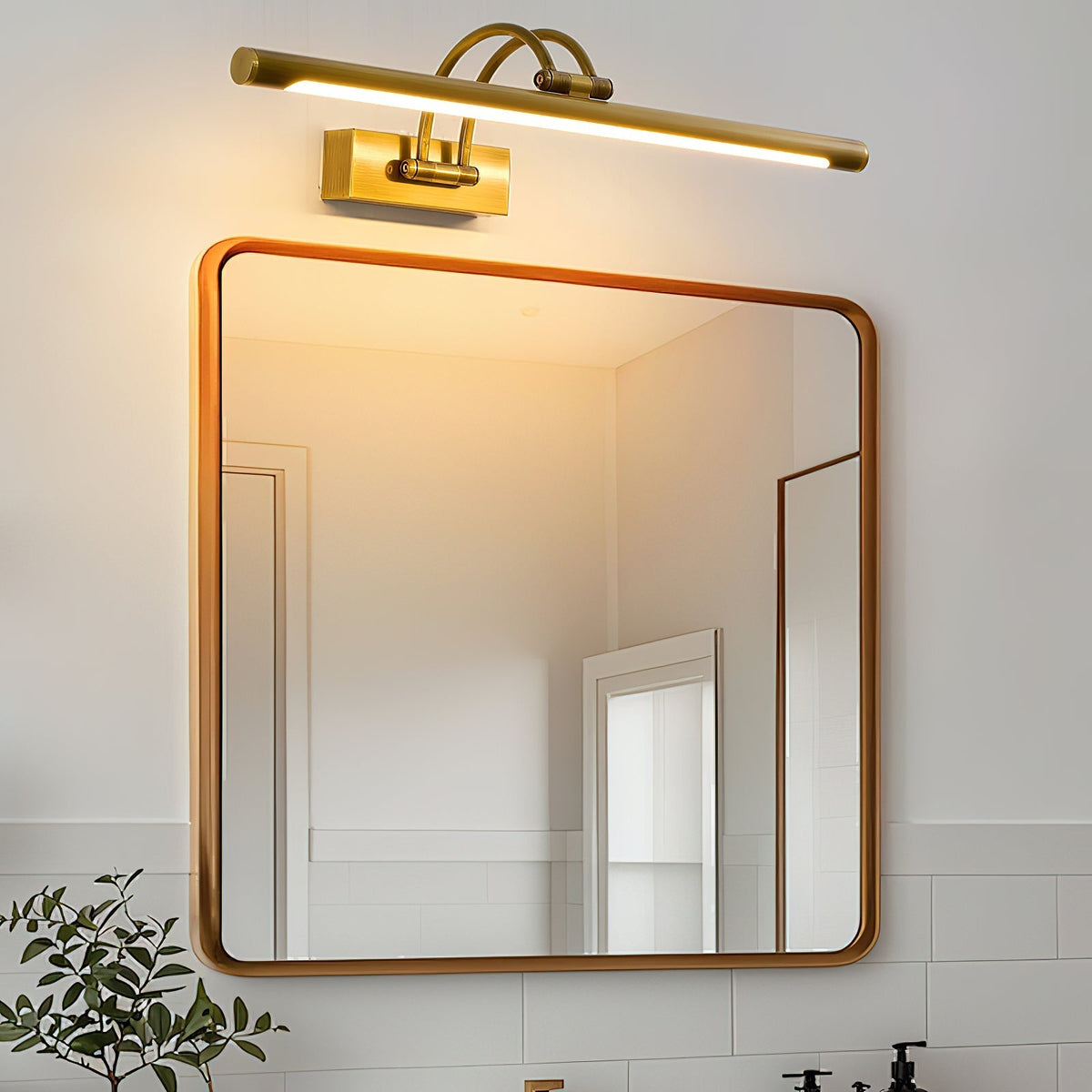 Rovienne Wall Lamp