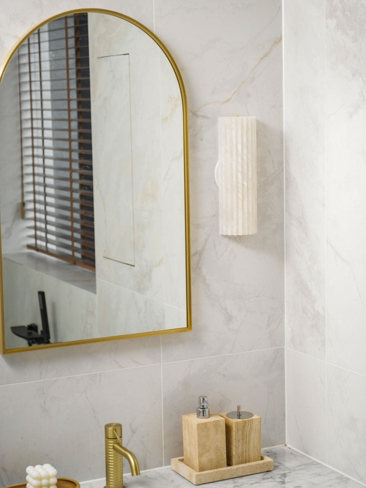 Orvian Wall Lamp Alabaster Minimalist