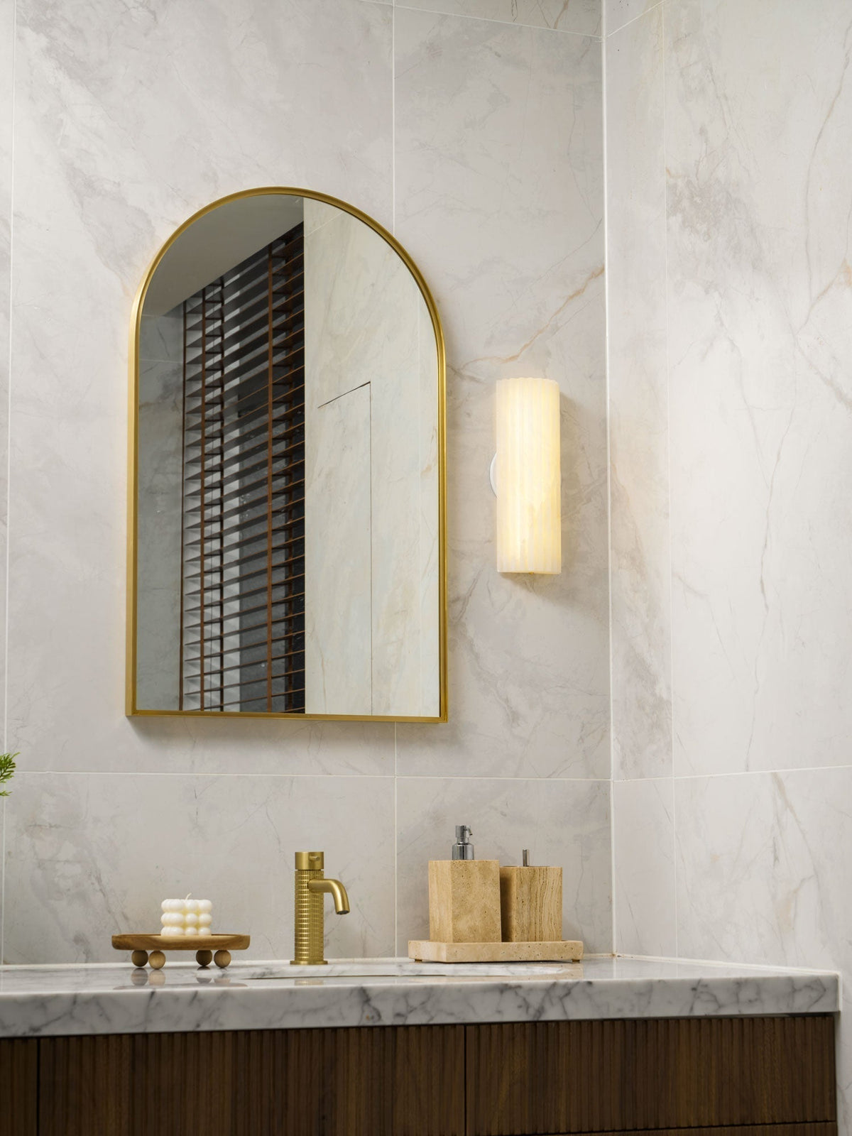 Orvian Wall Lamp Alabaster Minimalist