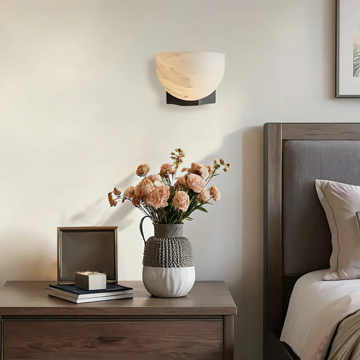 Ando Minimalist Alabaster Wall Lamp