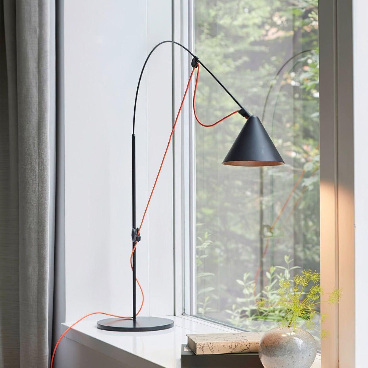 Caleielle Minimalist Table Lamp