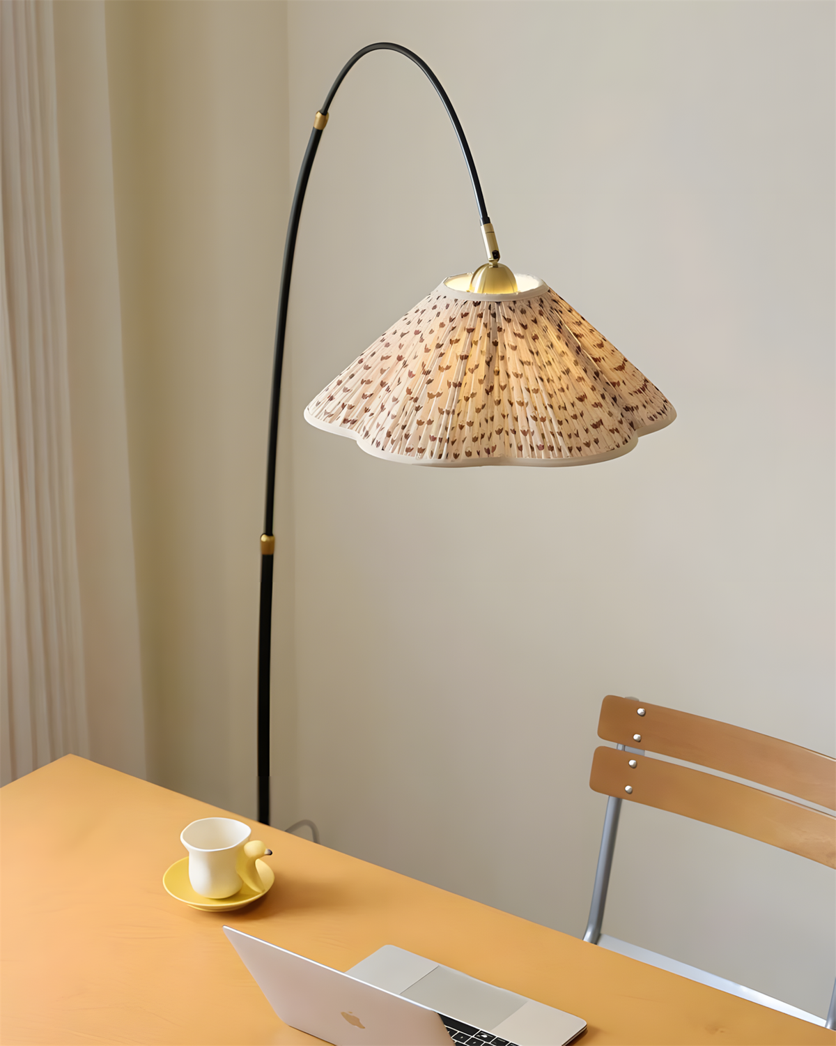 Velarira Floor Lamp