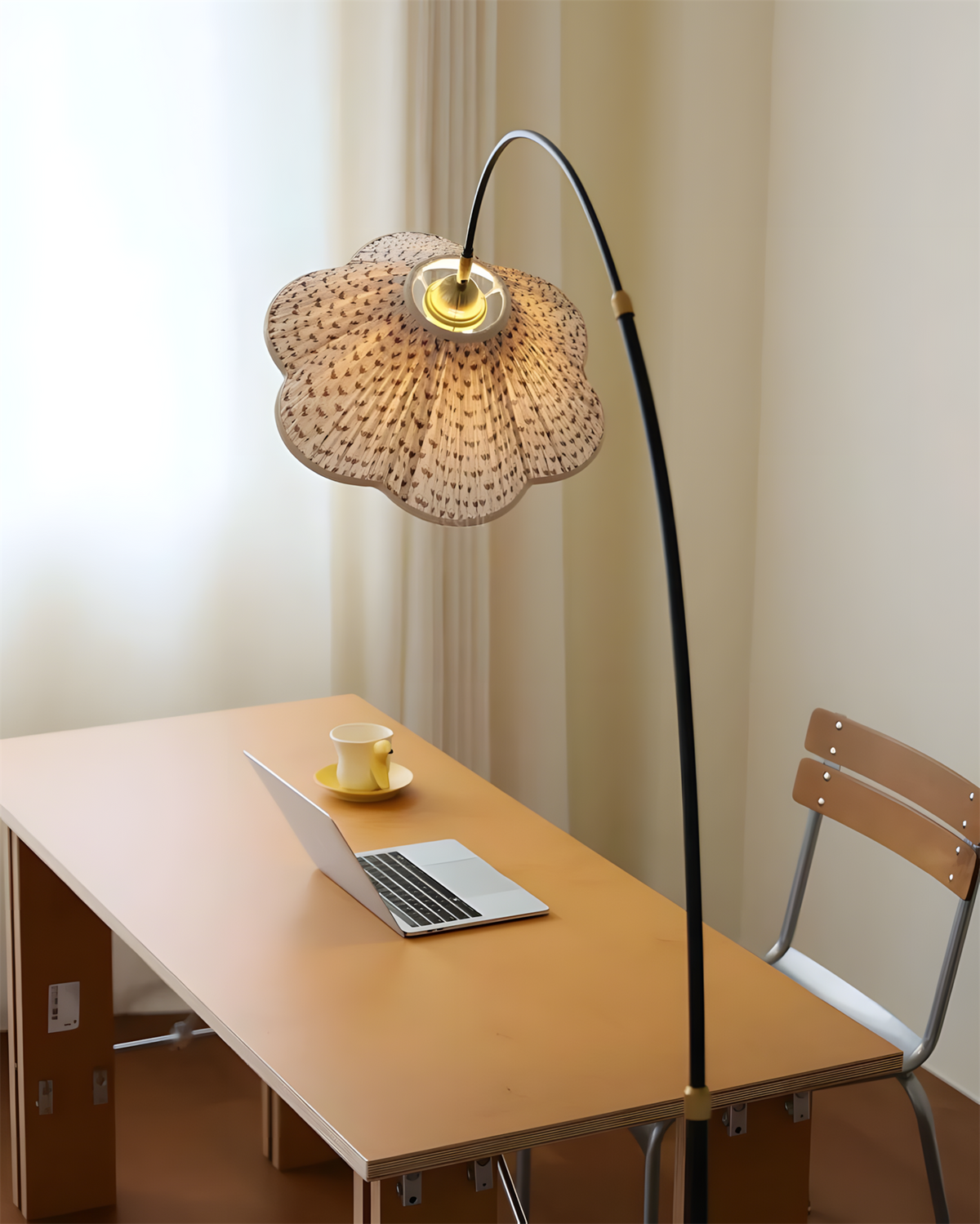 Velarira Floor Lamp