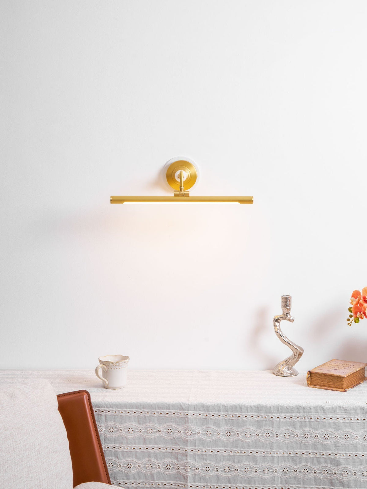 Viraarina Elegance Art Linear Wall Light