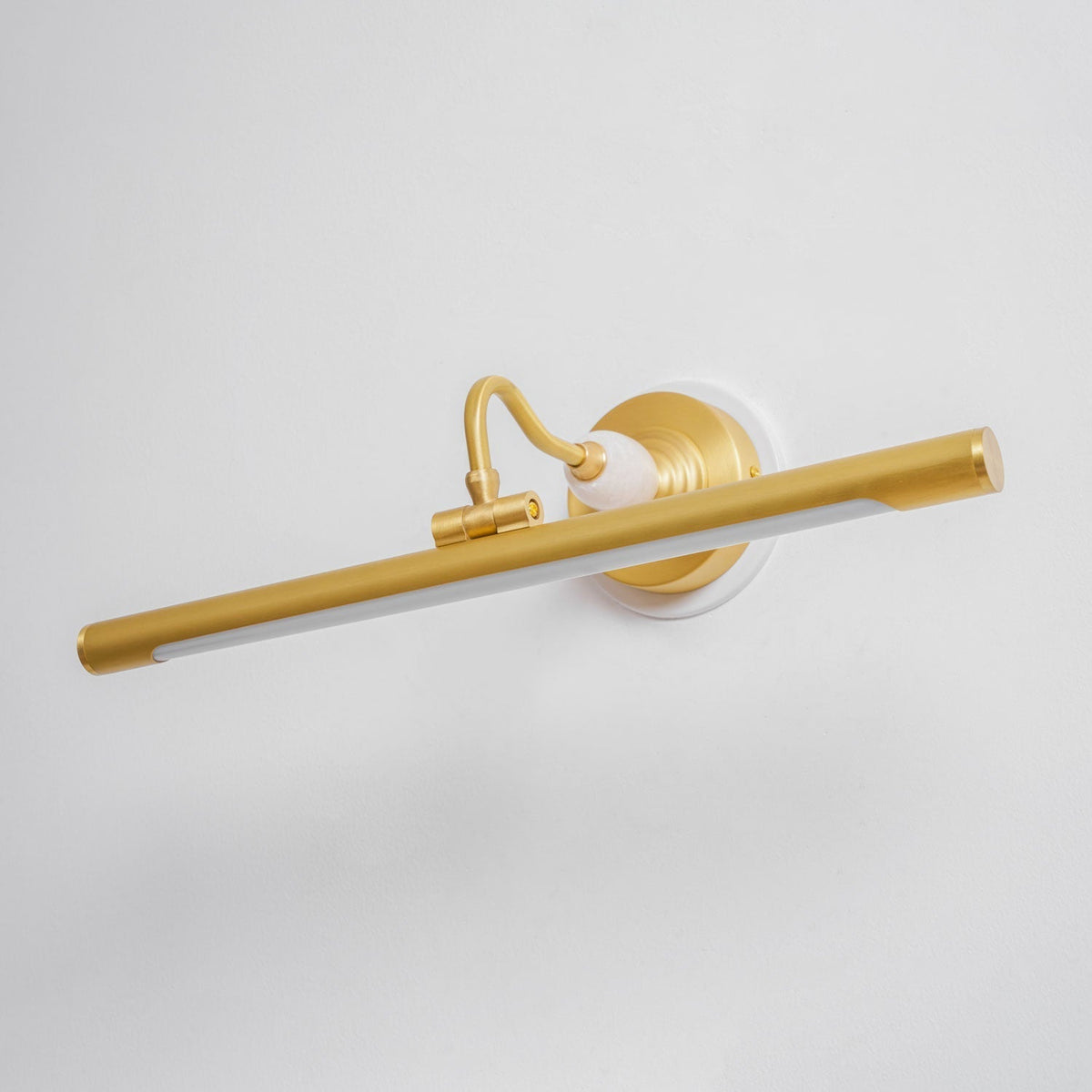 Viraarina Elegance Art Linear Wall Light