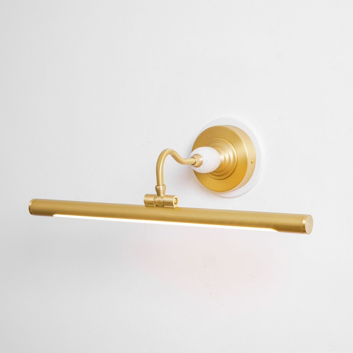 Viraarina Elegance Art Linear Wall Light