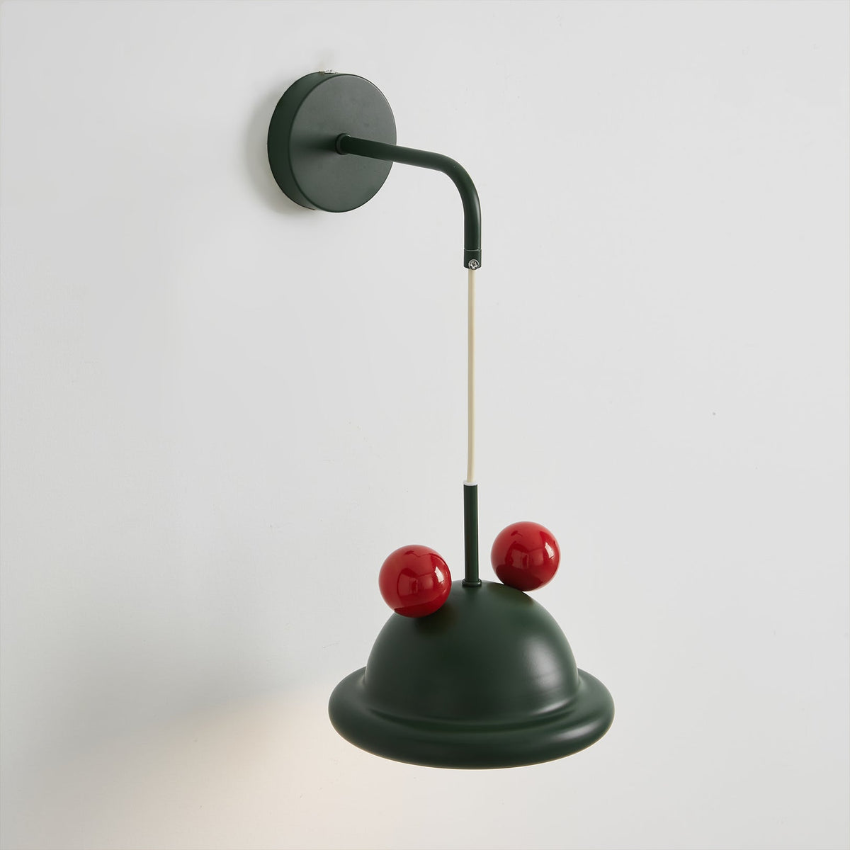 Pomeiro Wall Lamp