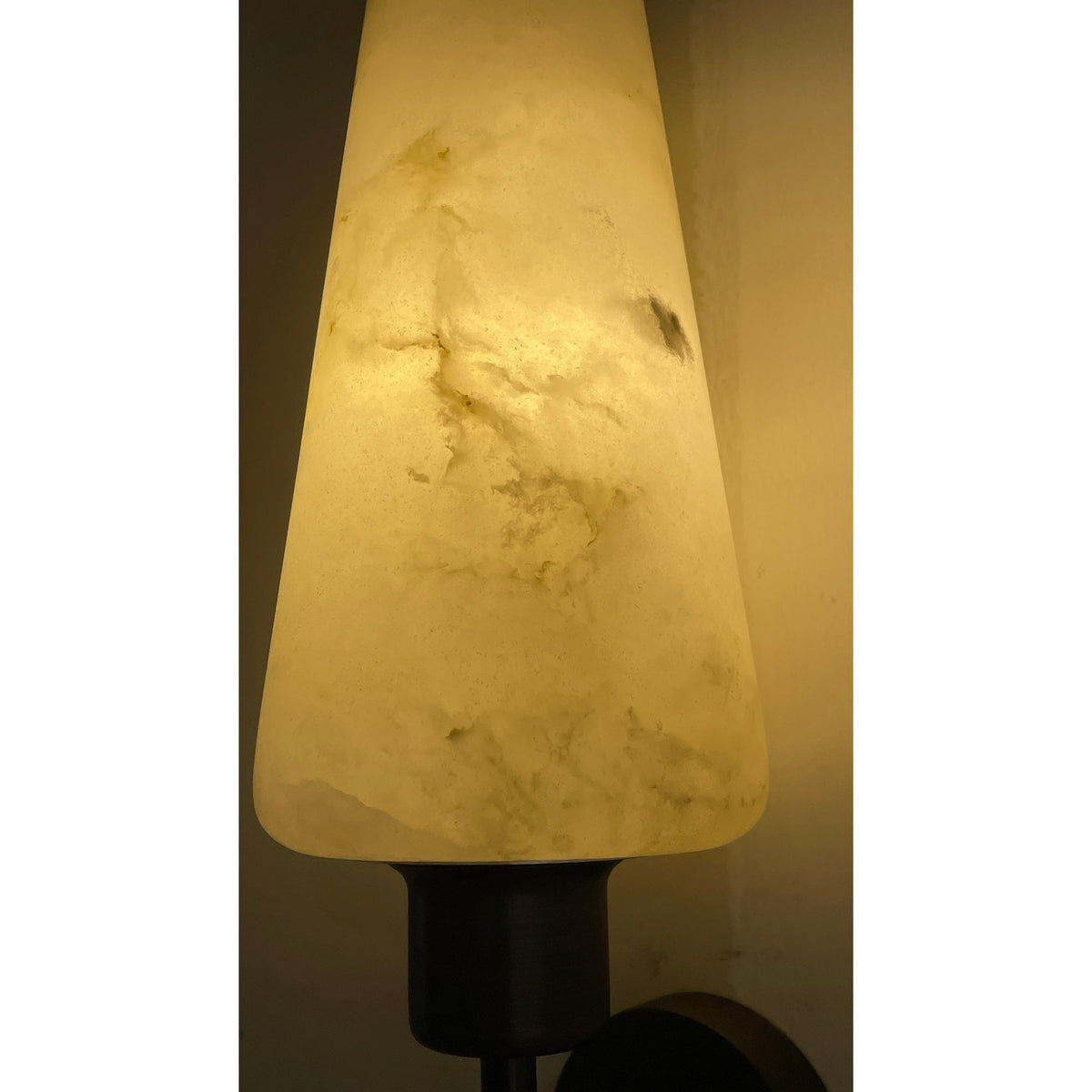 Arras Contemporary Alabaster Wall Lamp
