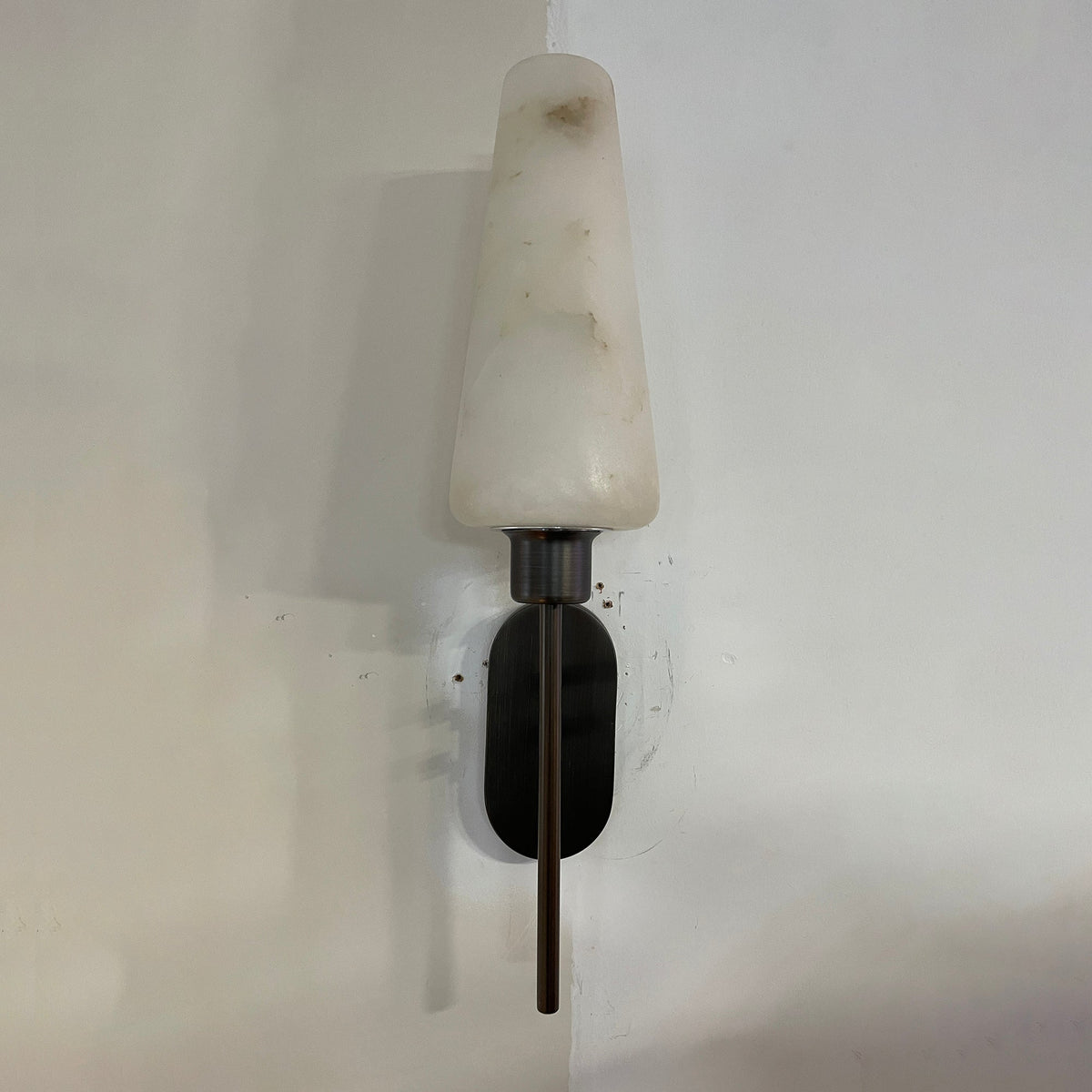 Arras Contemporary Alabaster Wall Lamp