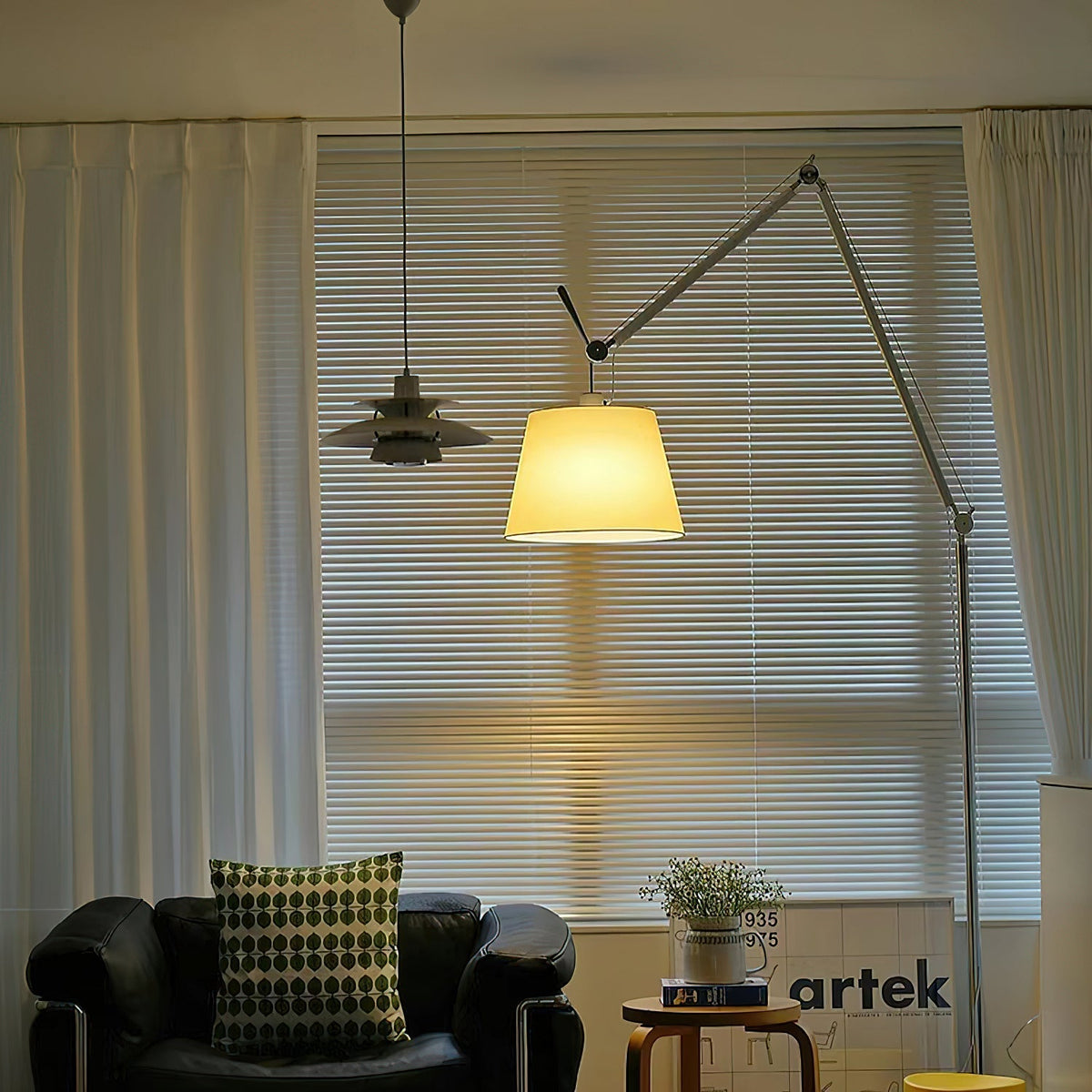 Orelinelia Floor Lamp