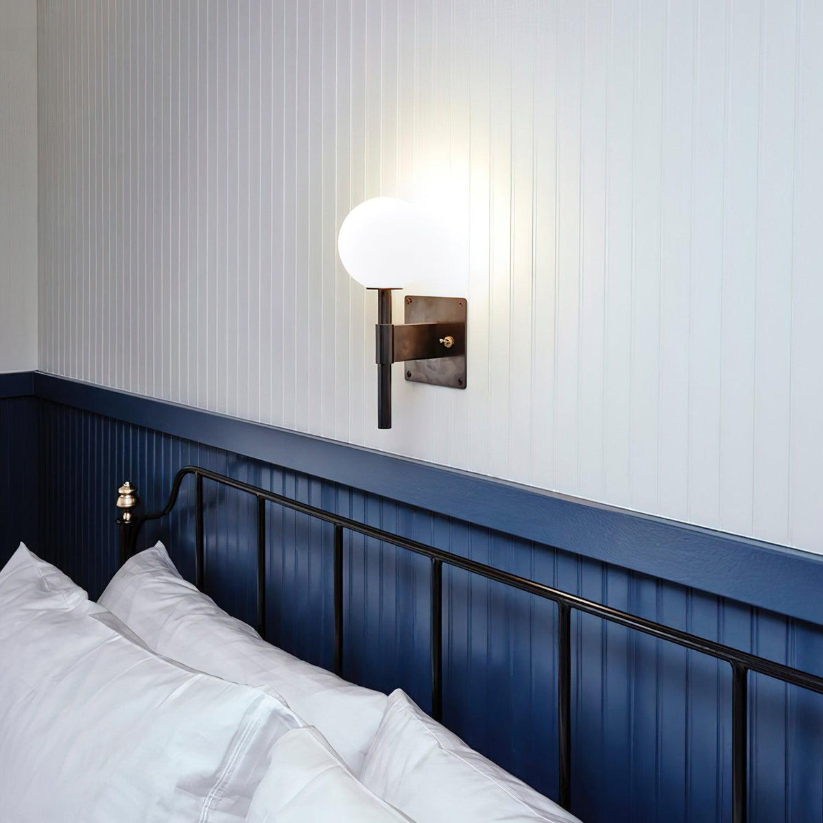 Veleneria Wall Lamp
