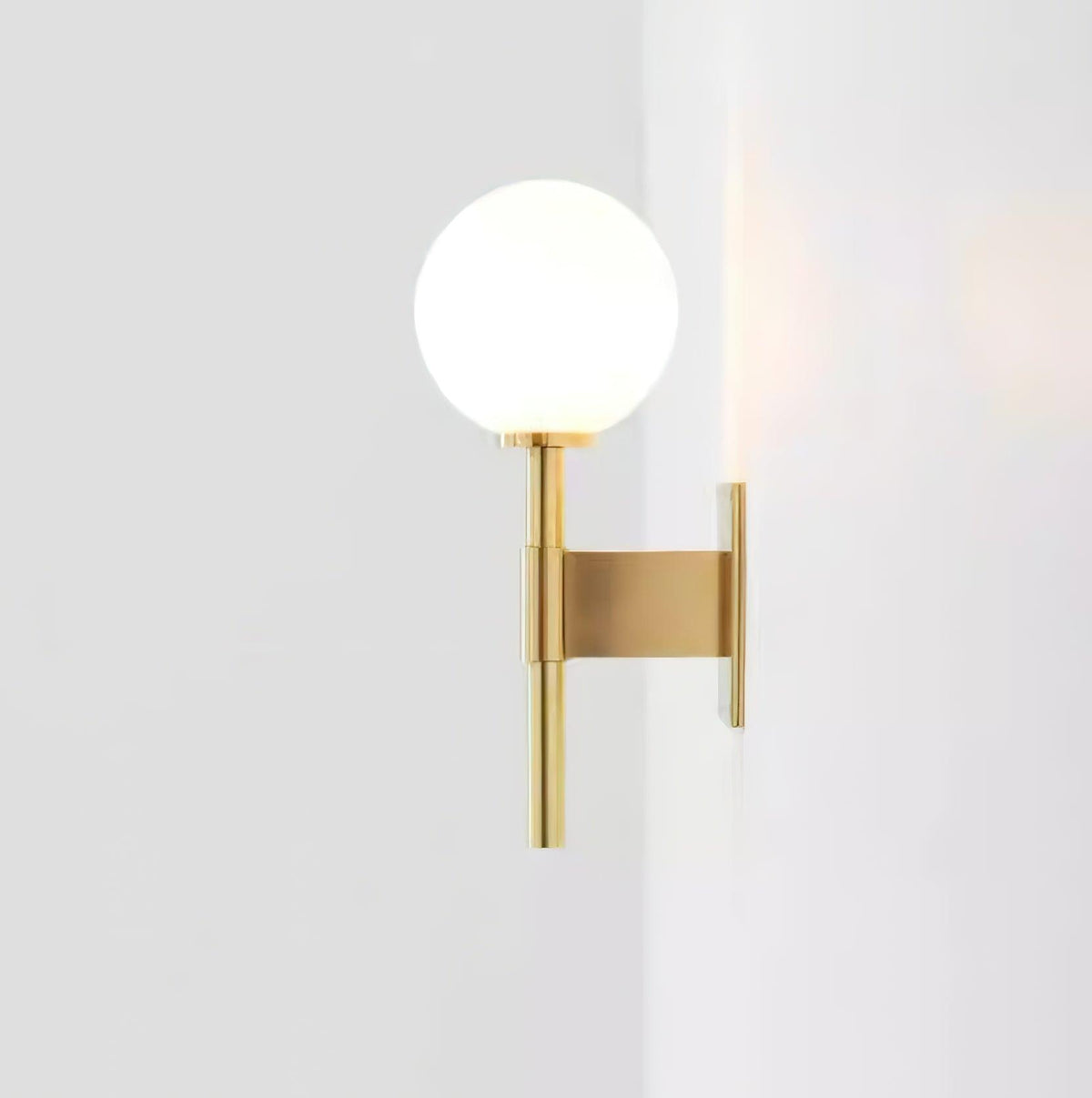 Veleneria Wall Lamp