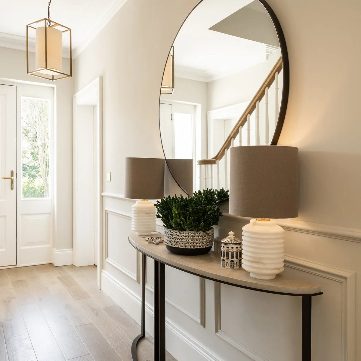 Alboiella Contemporary Alabaster Table Lamp