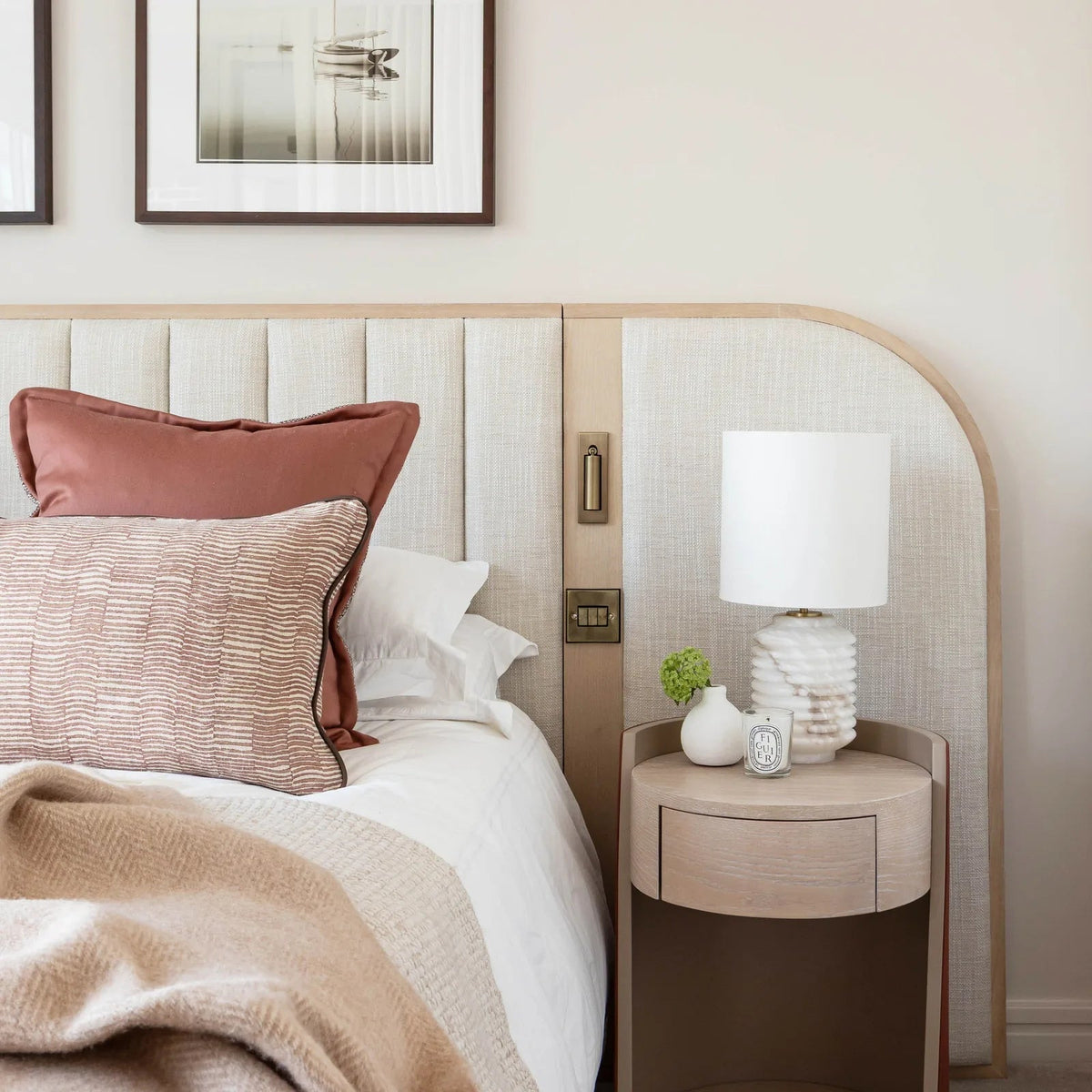 Alboiella Contemporary Alabaster Table Lamp