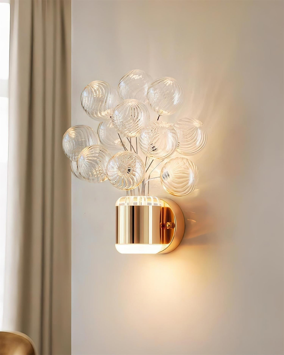 Caluora Wall Light