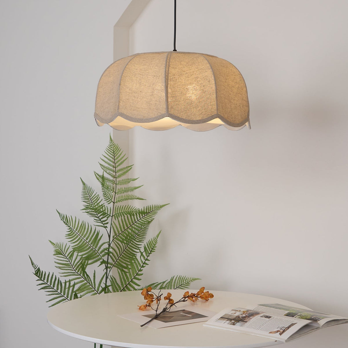Jutunon Banana Leaf Pendant Light
