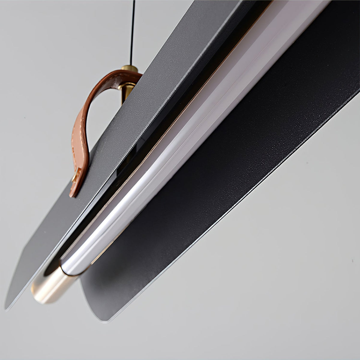 Cireleon Line Chandelier