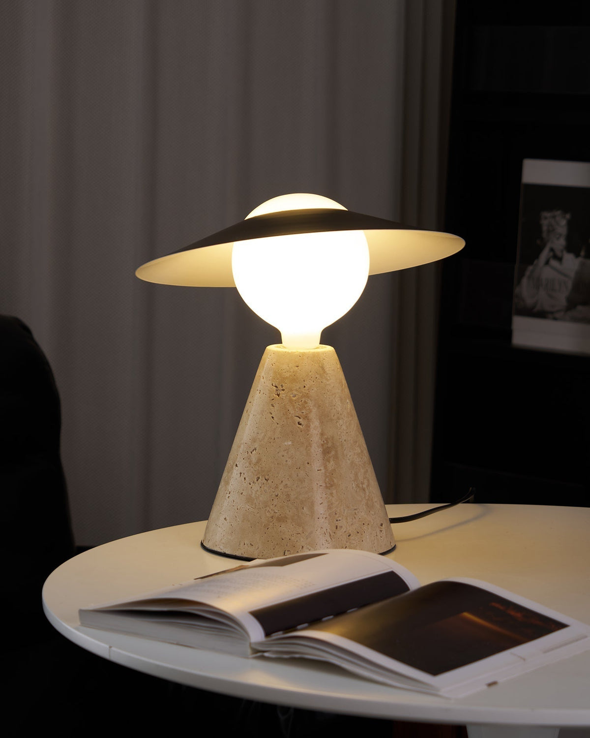 Elaalise Table Lamp