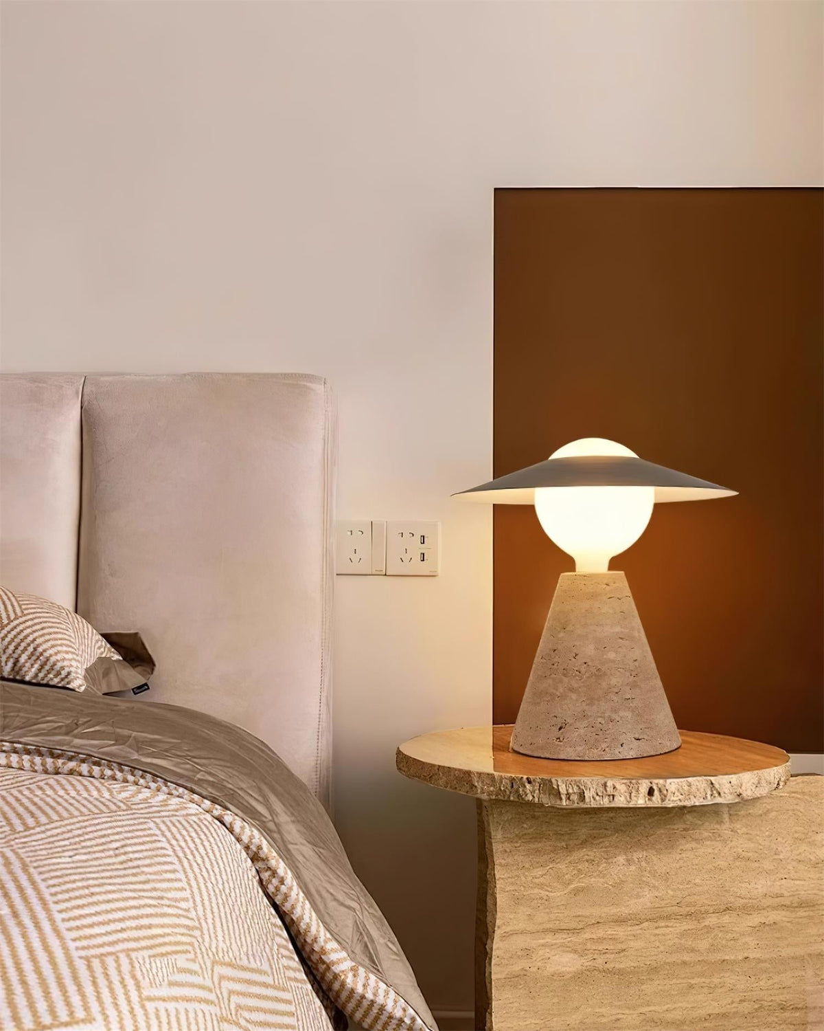 Elaalise Table Lamp