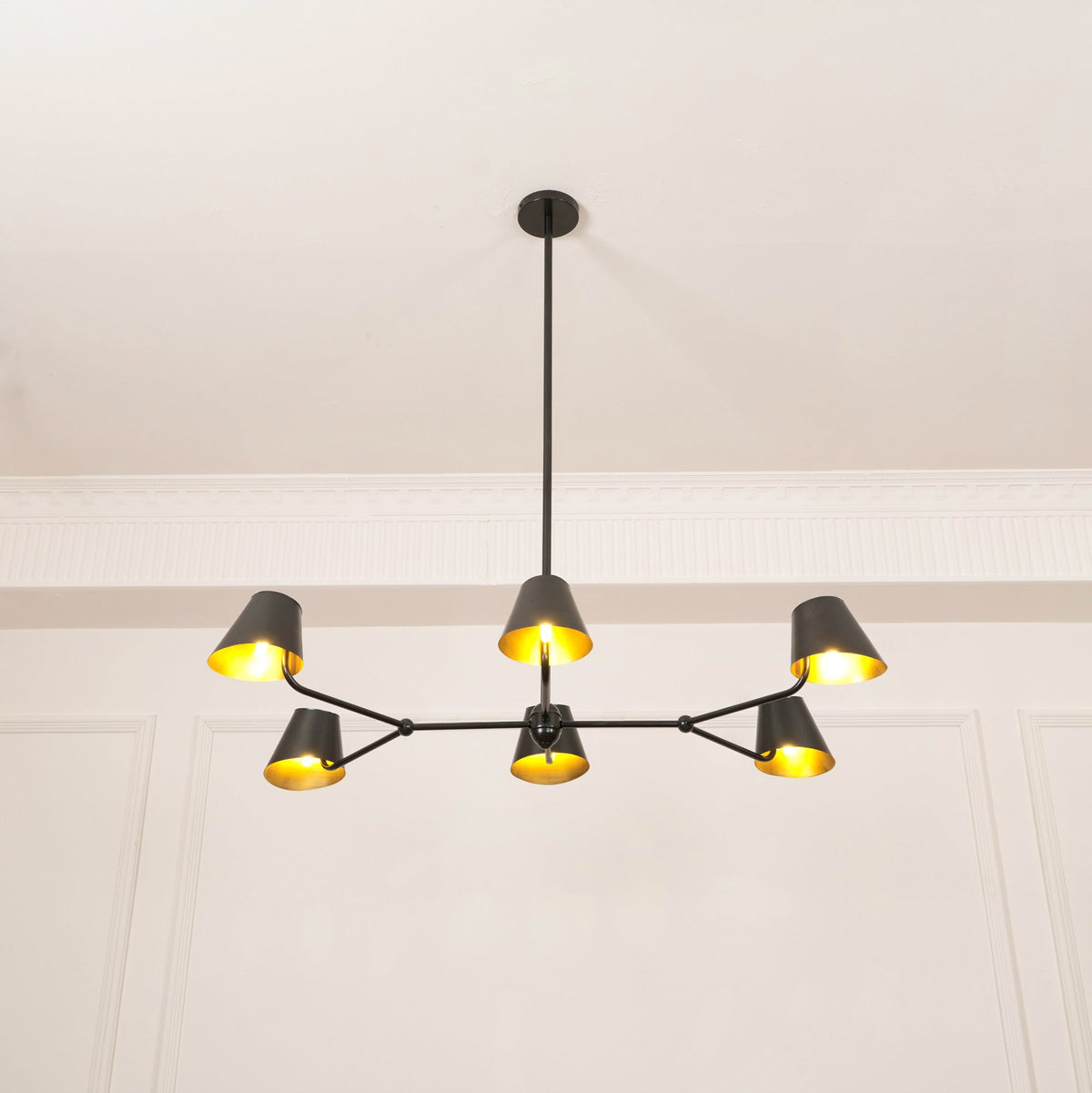 Avenaira Vintage Industrial Linear Chandelier
