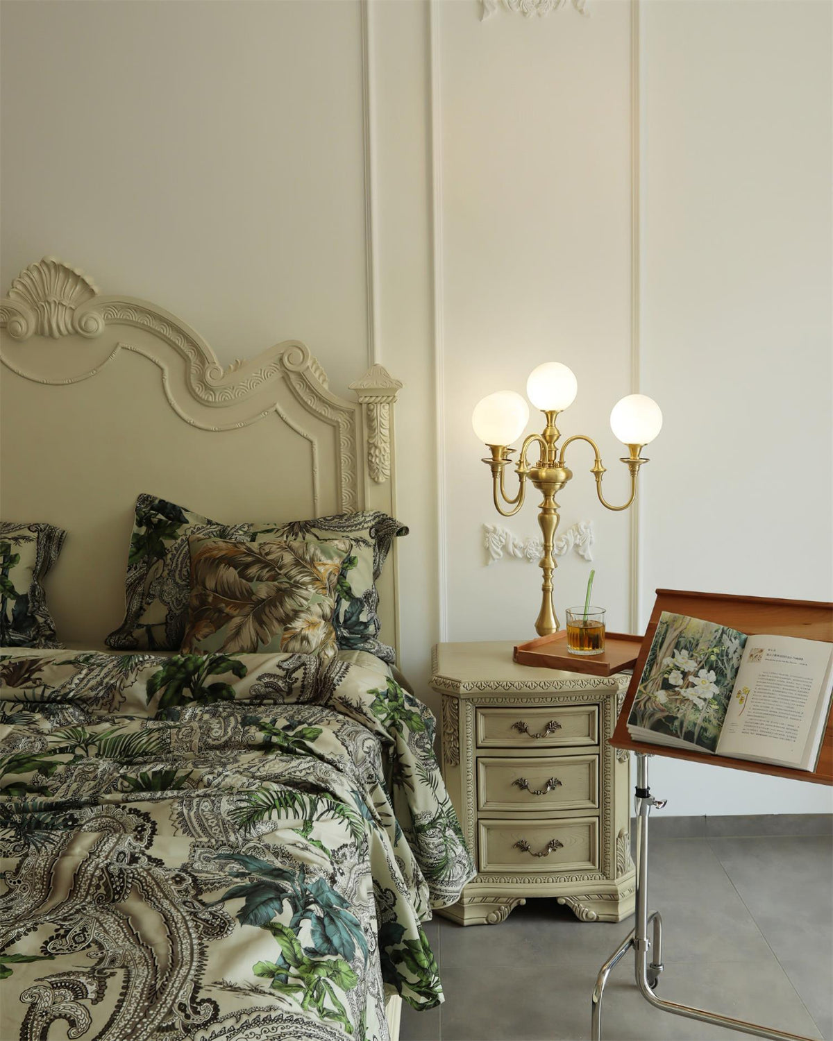 Selirina Table Lamp