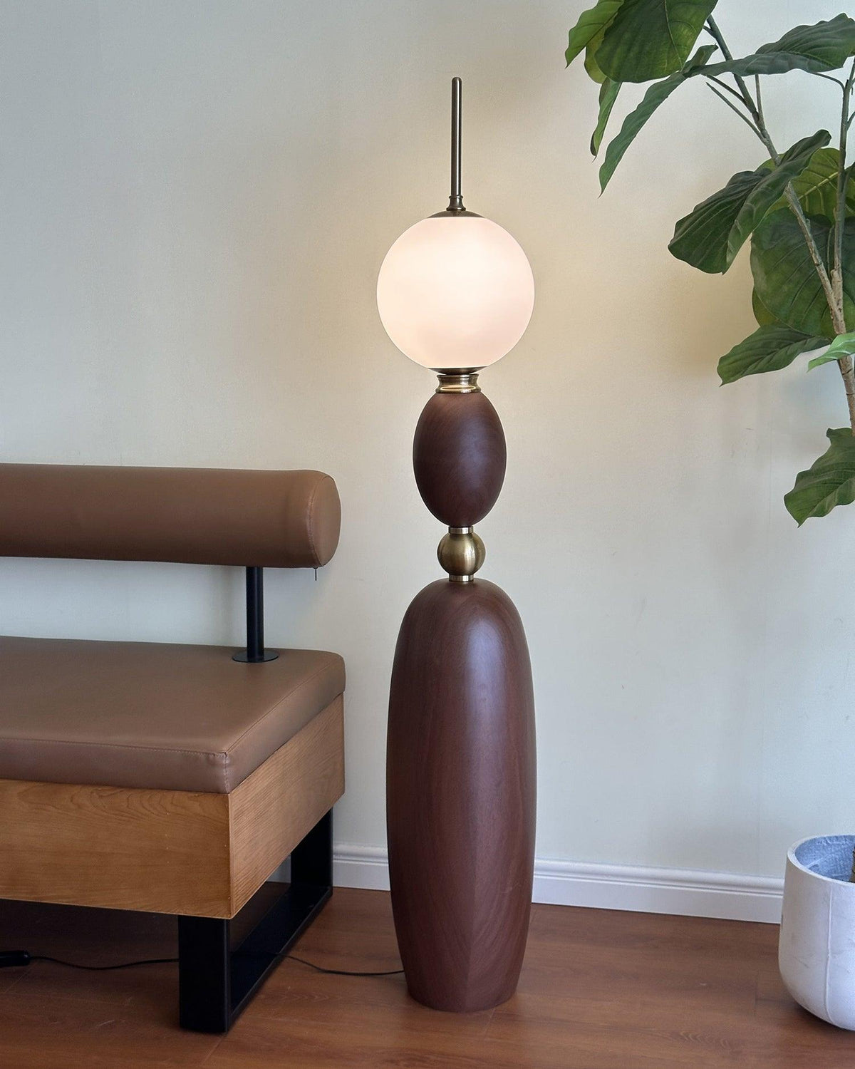 Viraalelia Floor Lamp