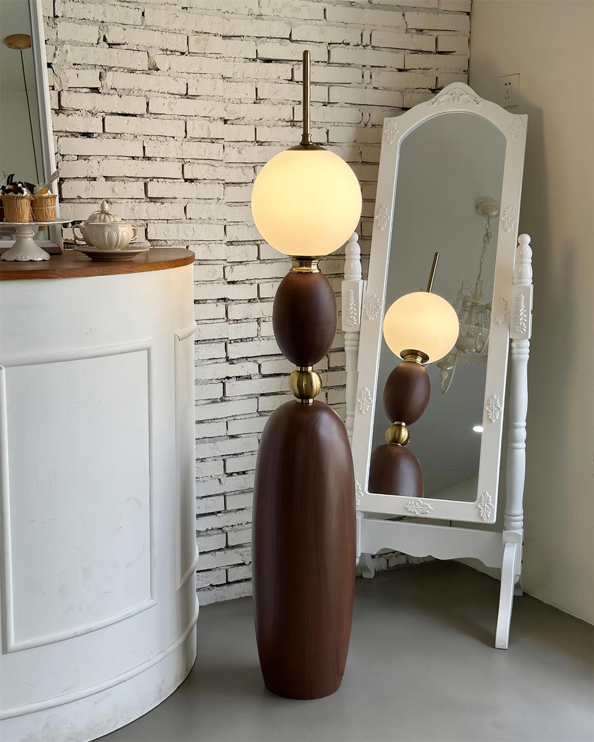 Viraalelia Floor Lamp