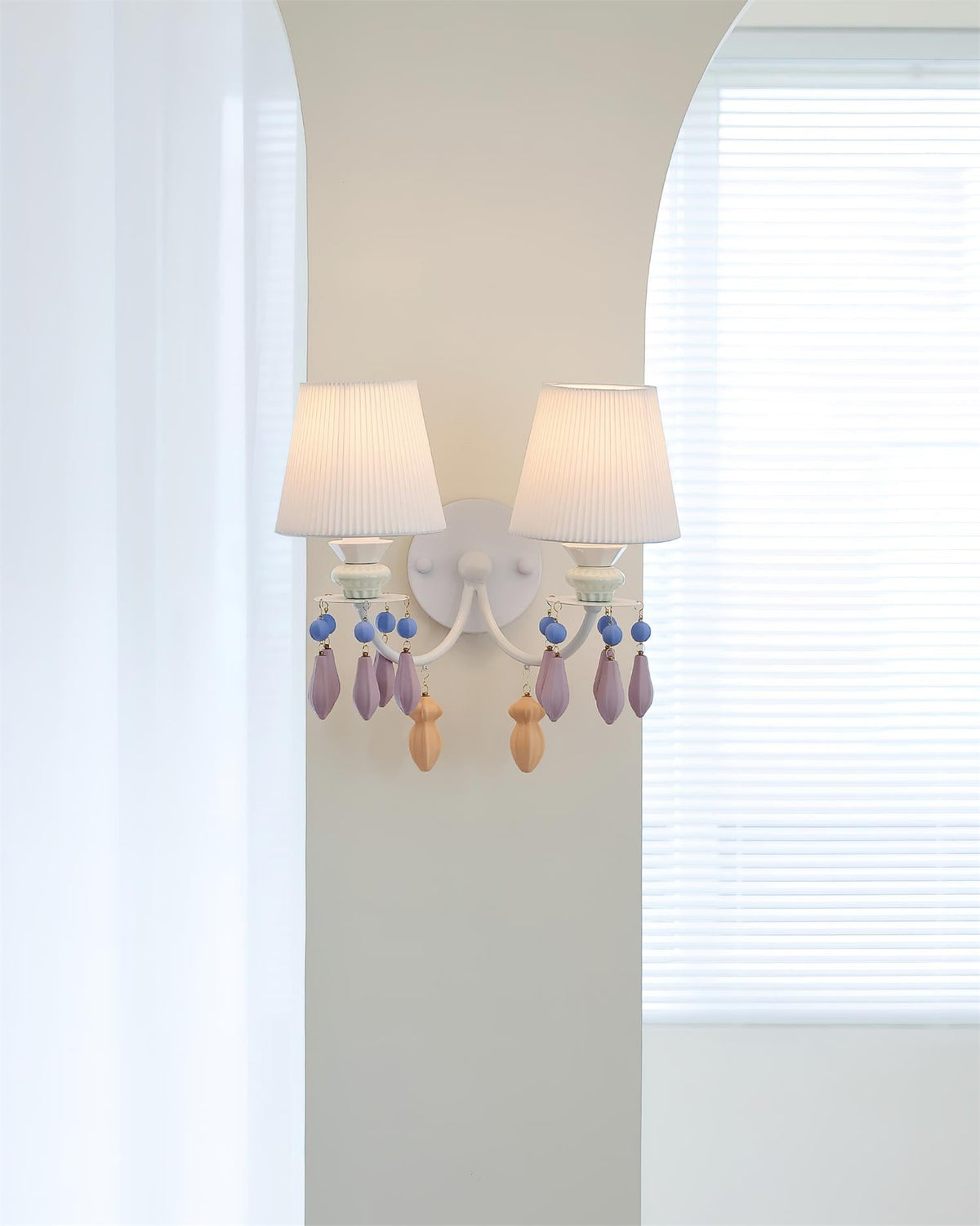 Avenivelia Wall Lamp