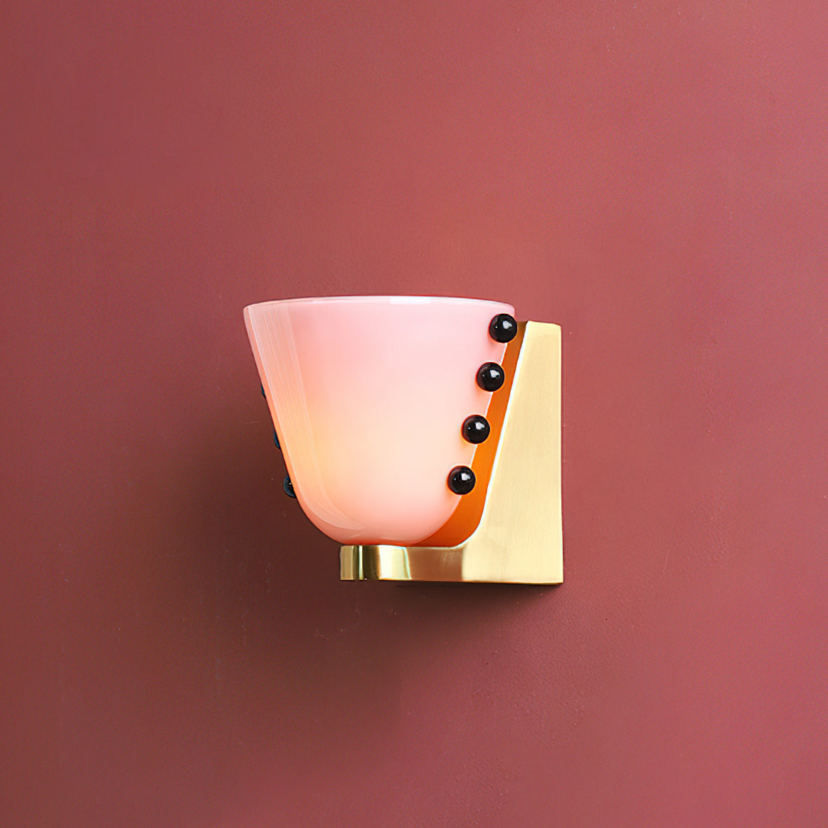 Emeranthe Wall Lamp