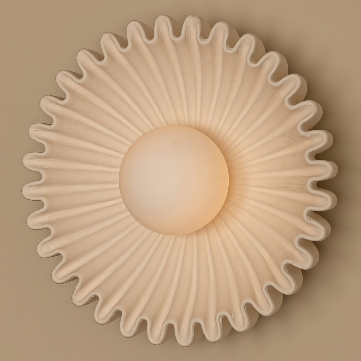 Avenisielle Wall Lamp