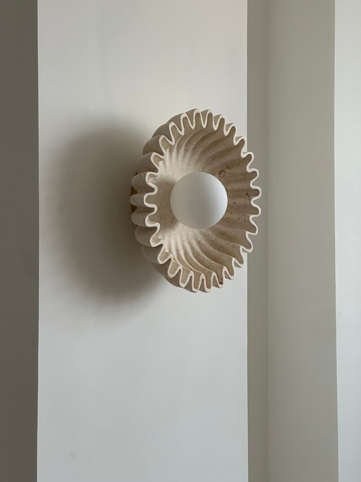 Avenisielle Wall Lamp