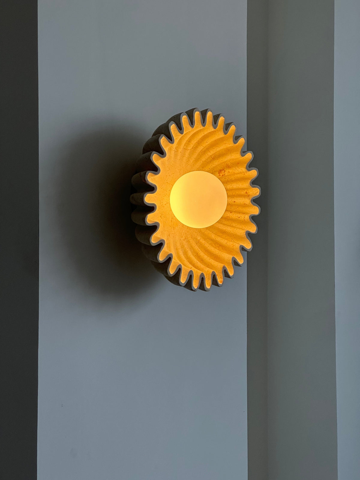 Avenisielle Wall Lamp