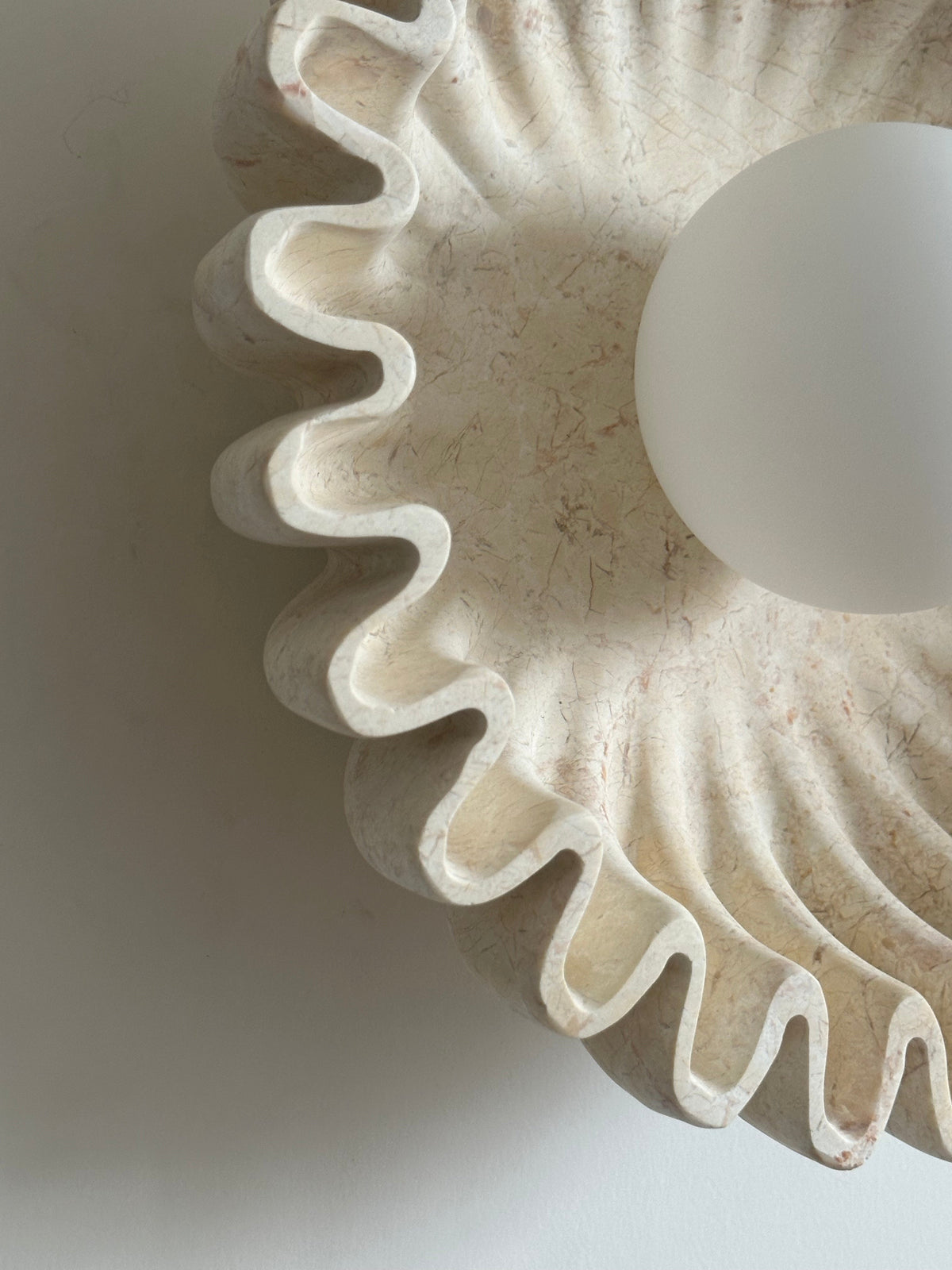 Avenisielle Wall Lamp