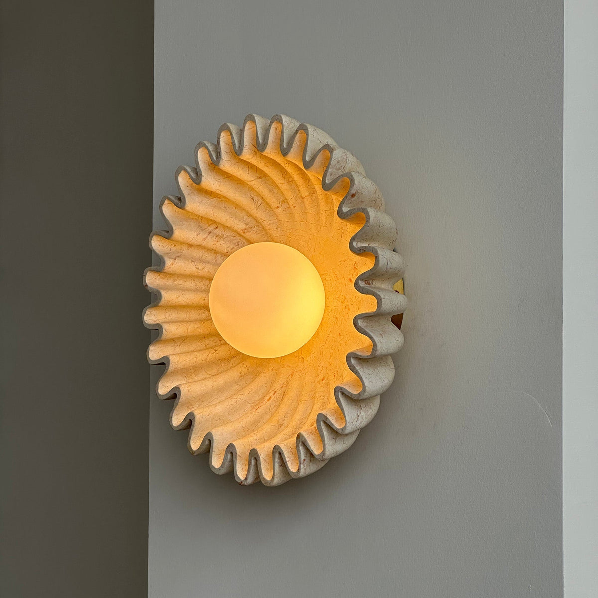 Avenisielle Wall Lamp