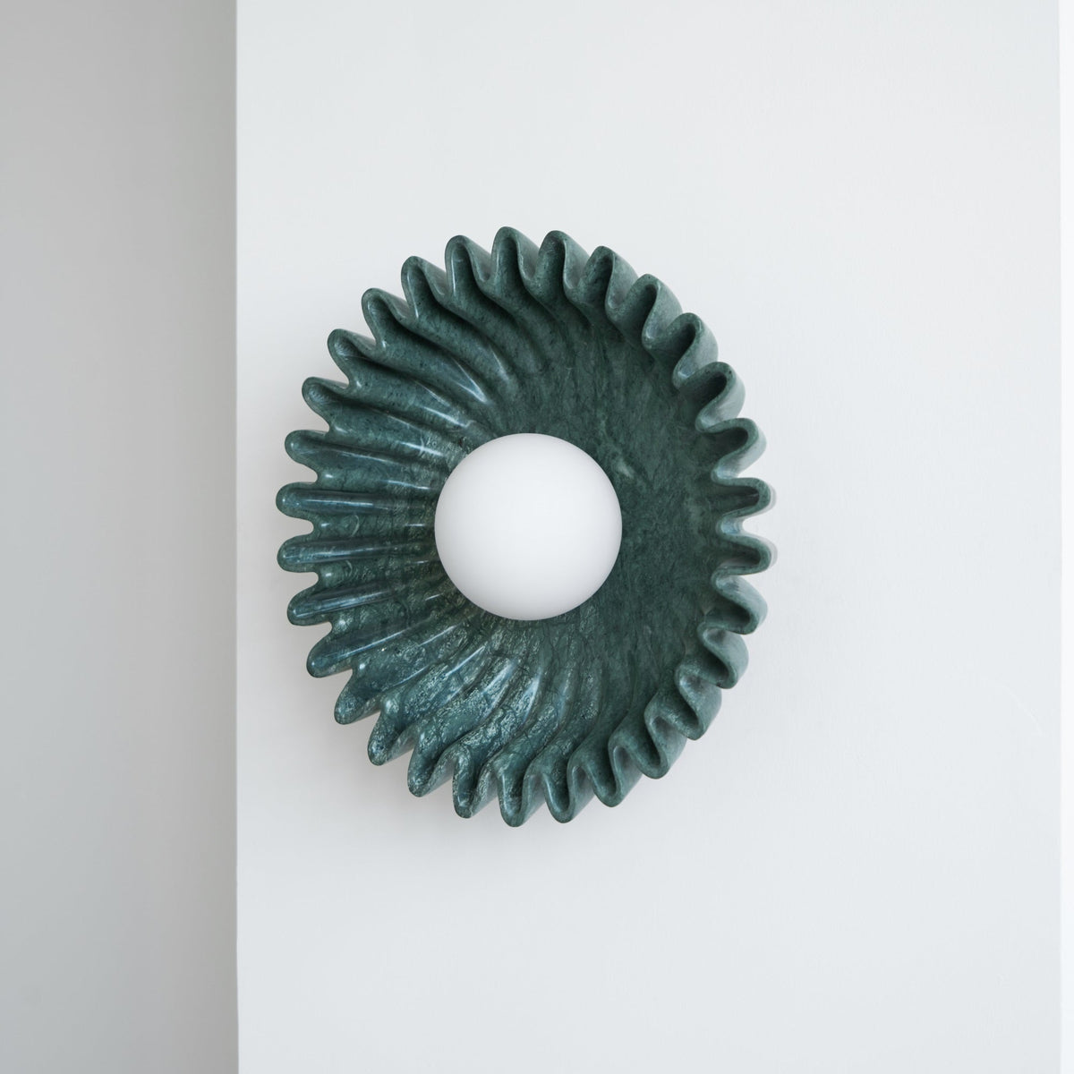 Avenisielle Wall Lamp